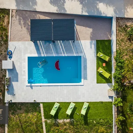 Eleona With Private Pool And Garden * Tugare