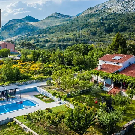 Eleona With Private Pool And Garden فيلة *