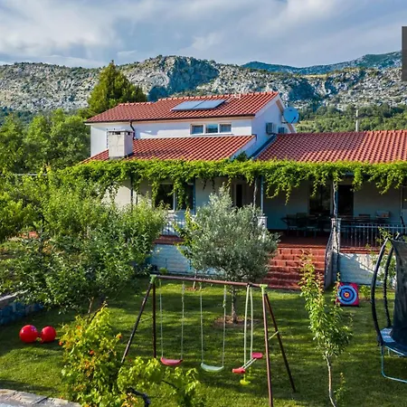Eleona With Private Pool And Garden فيلة *