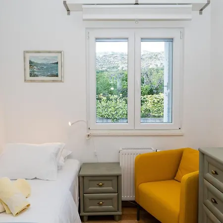 Eleona With Private Pool And Garden فيلة Tugare