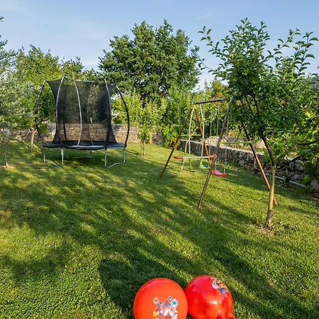 فيلة Eleona With Private Pool And Garden