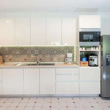 Eleona With Private Pool And Garden فيلة *